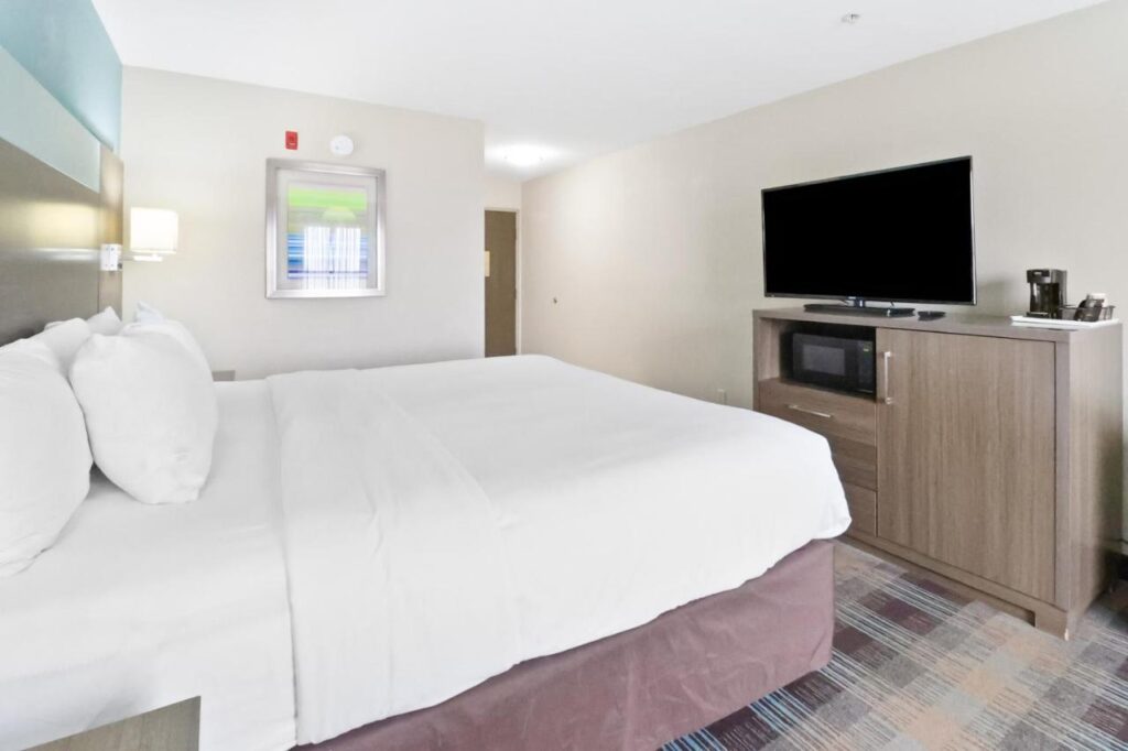 Comfort Inn Dunn near I-95 - Image 3