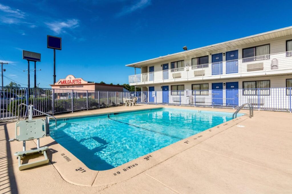 Motel 6-Lumberton, NC - Image 1