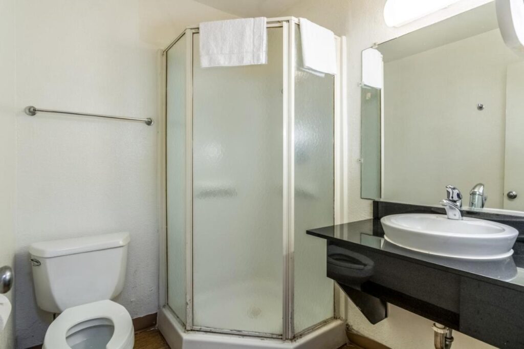 Motel 6-Lumberton, NC - Image 6