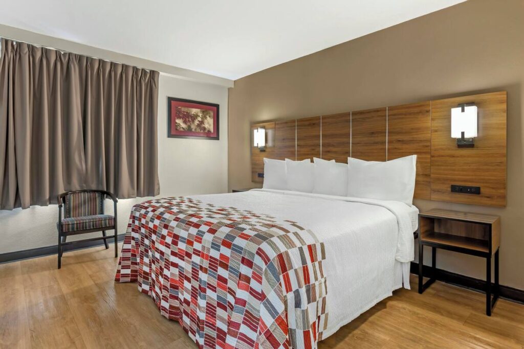 Red Roof Inn Lumberton - Image 2