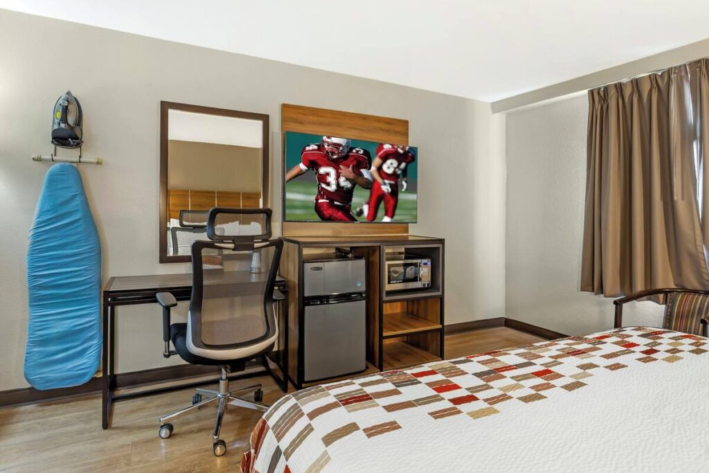 Red Roof Inn Lumberton - Image 4
