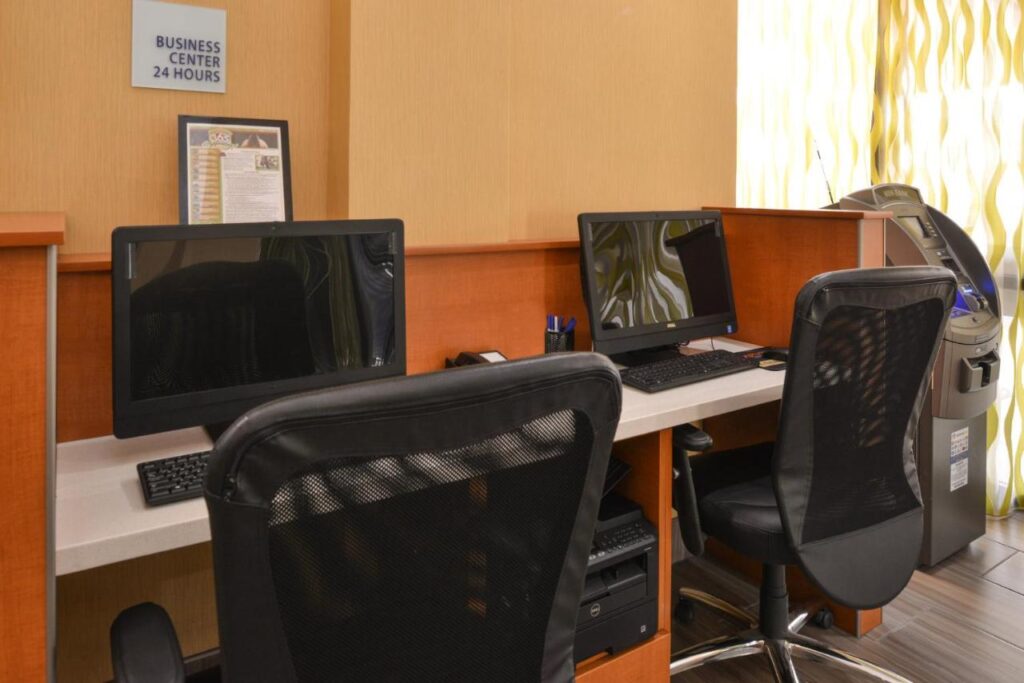 Holiday Inn Express Flagstaff by IHG - Image 1