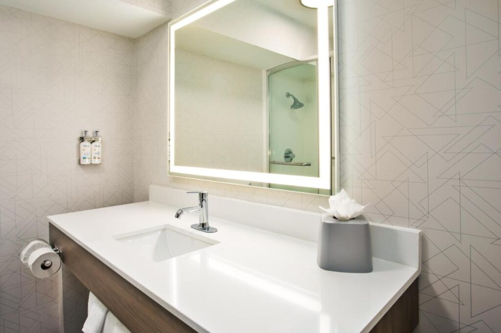 Holiday Inn Express Flagstaff by IHG - Image 2