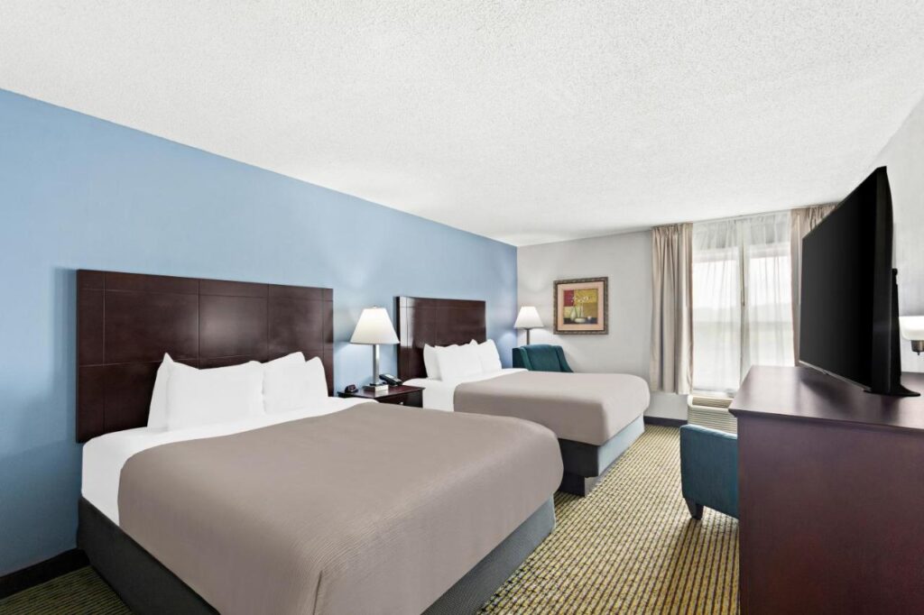 Quality Inn Dry Ridge - Image 4