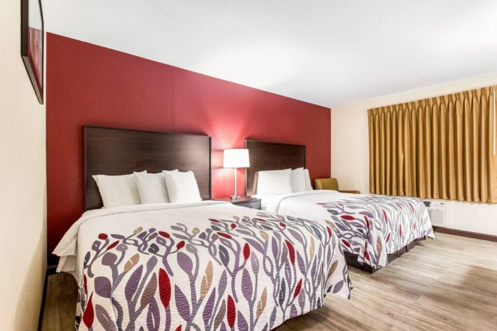 Red Roof Inn Dry Ridge - Image 4