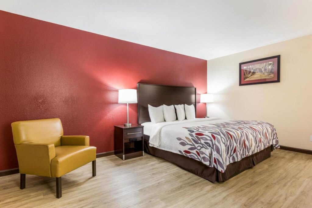 Red Roof Inn Dry Ridge - Image 6