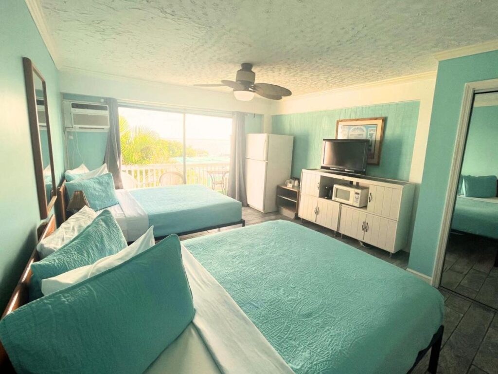 Conch Key Fishing Lodge & Marina - Image 2