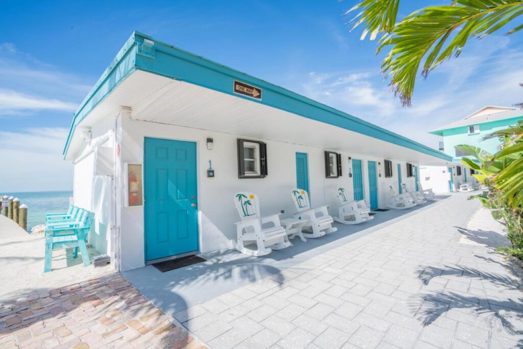 Edgewater Lodge - Image 2