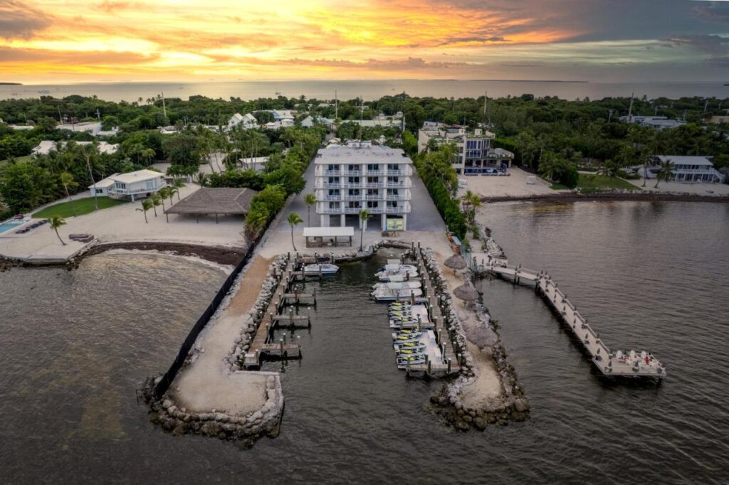 Hadley Resort and Marina - Image 1