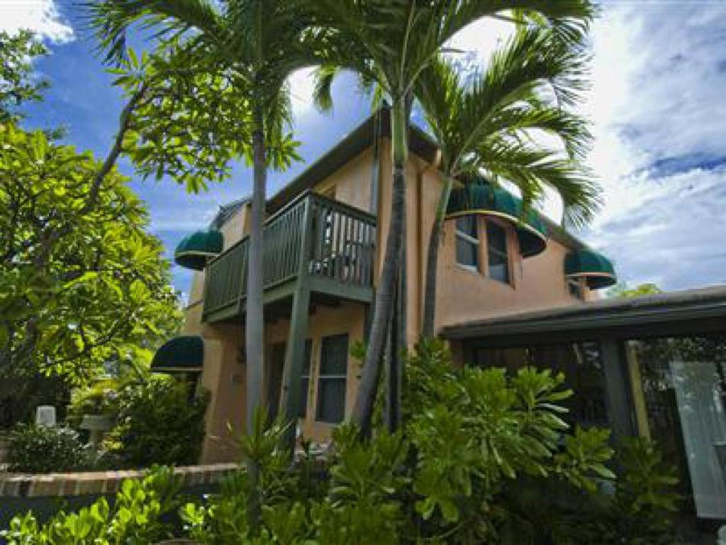 Suite Dreams Inn by the Beach - Image 1