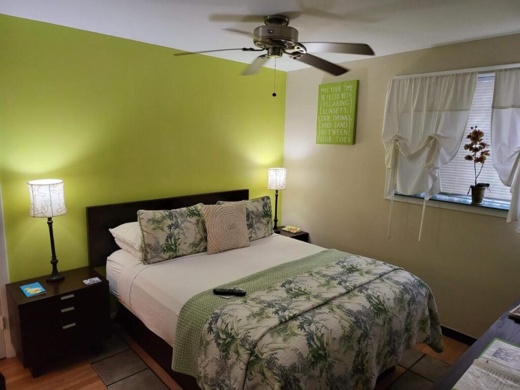 Suite Dreams Inn by the Beach - Image 4
