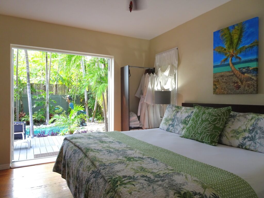 Suite Dreams Inn by the Beach - Image 5