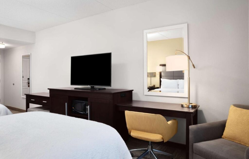 Hampton Inn Hallandale Beach-Aventura - Image 2