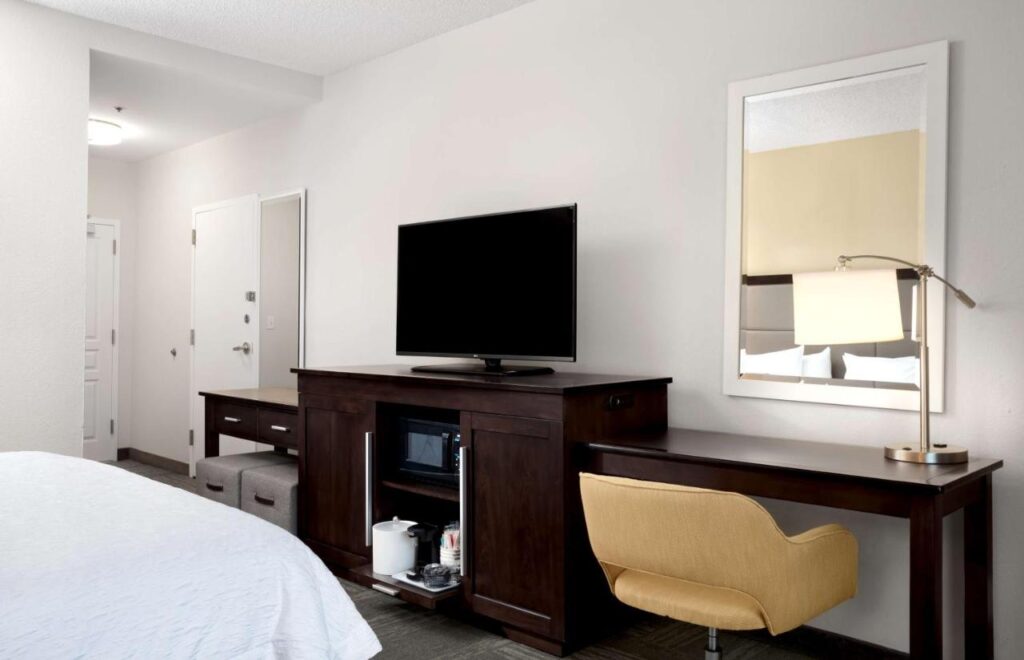 Hampton Inn Hallandale Beach-Aventura - Image 4