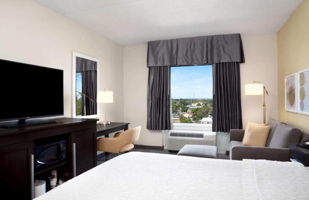 Hampton Inn Hallandale Beach-Aventura - Image 5