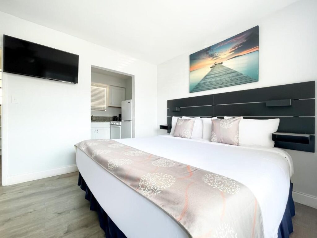 Silver Spray Motel - Image 2