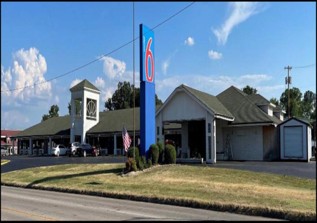 Motel 6-Sallisaw, OK - Image 1
