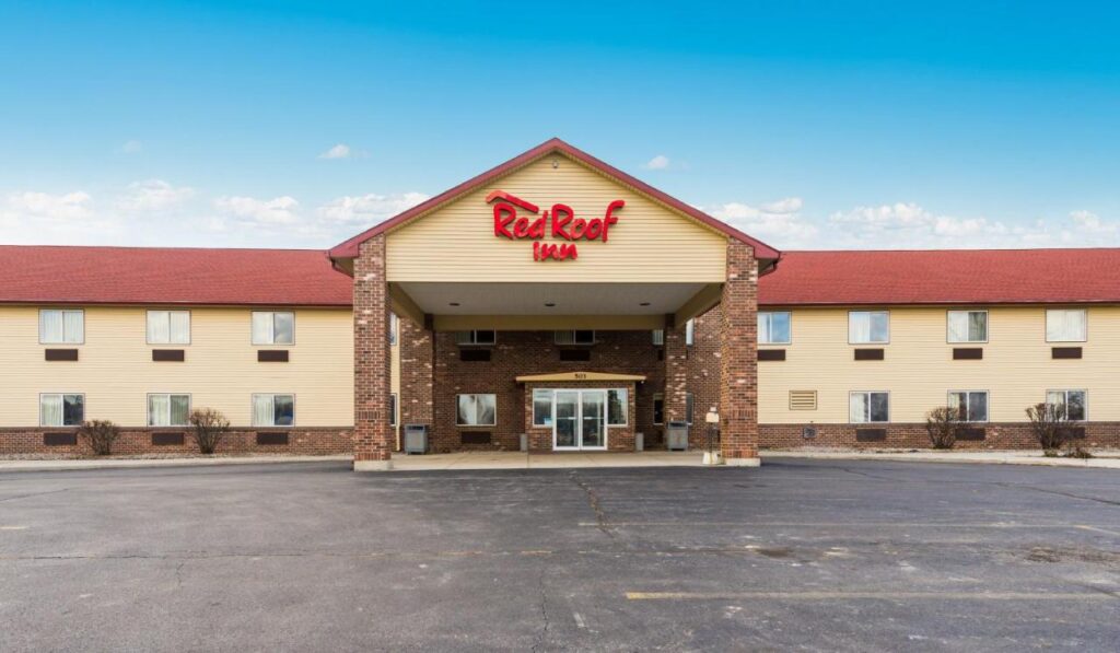 Red Roof Inn Auburn - Image 1