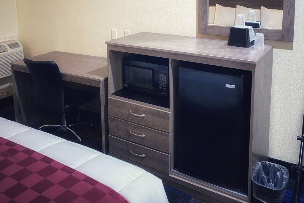 Lone Star Inn - Image 6