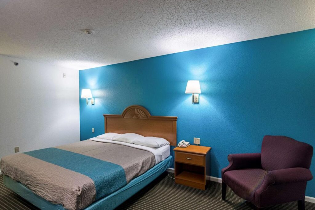 Motel 6-Azle, TX - Image 3