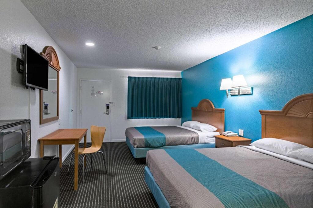 Motel 6-Azle, TX - Image 5