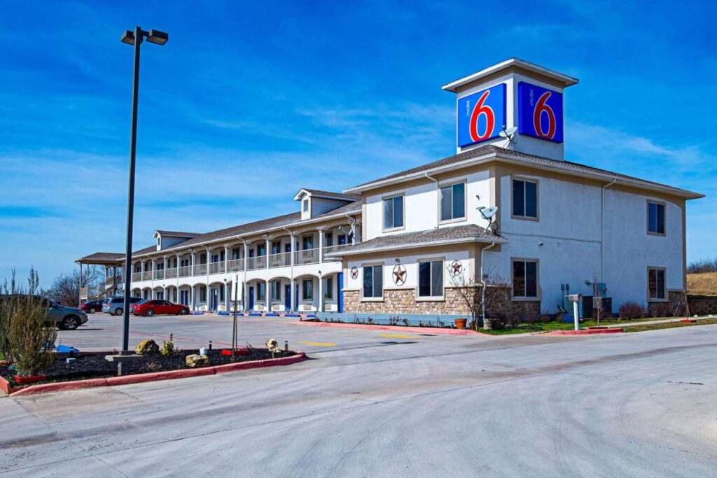 Motel 6-Rhome, TX - Image 1