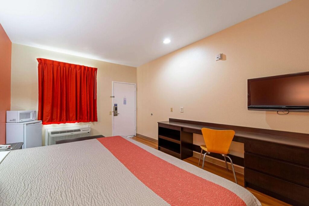 Motel 6-Rhome, TX - Image 6