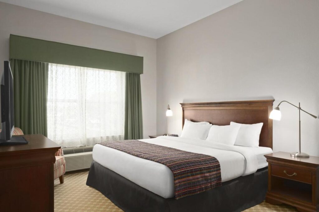 Country Inn & Suites by Radisson, Gettysburg, PA - Image 4