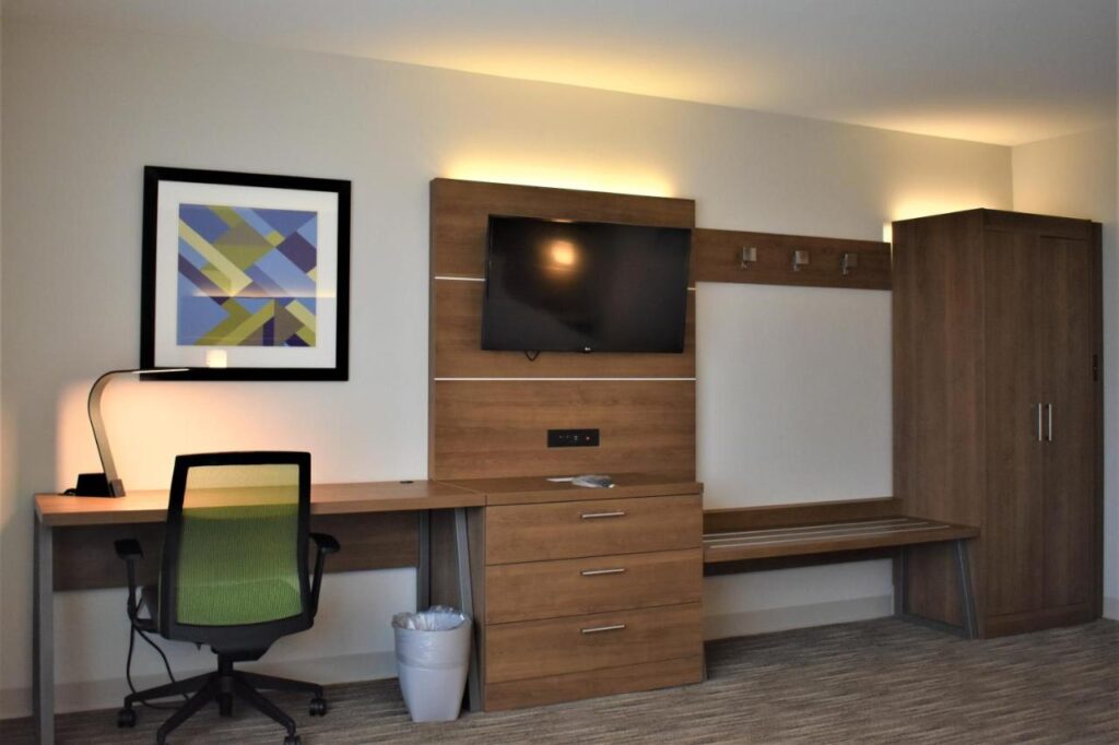 Holiday Inn Express & Suites - Gettysburg by IHG - Image 4