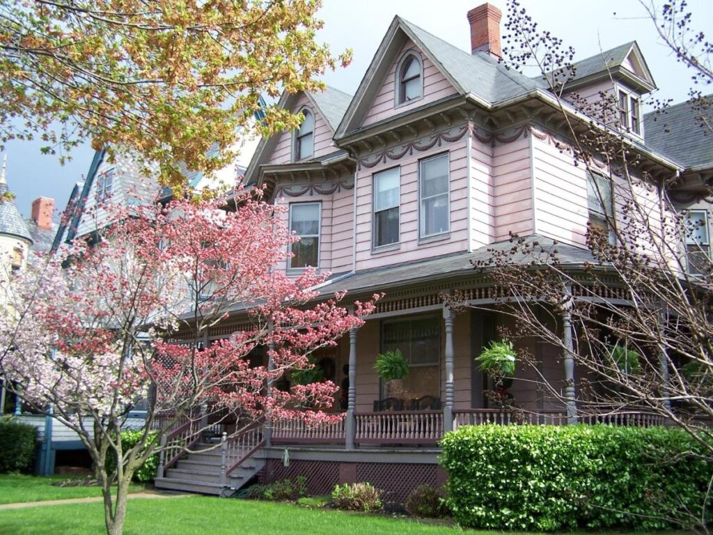 Hollerstown Hill Bed and Breakfast - Image 1