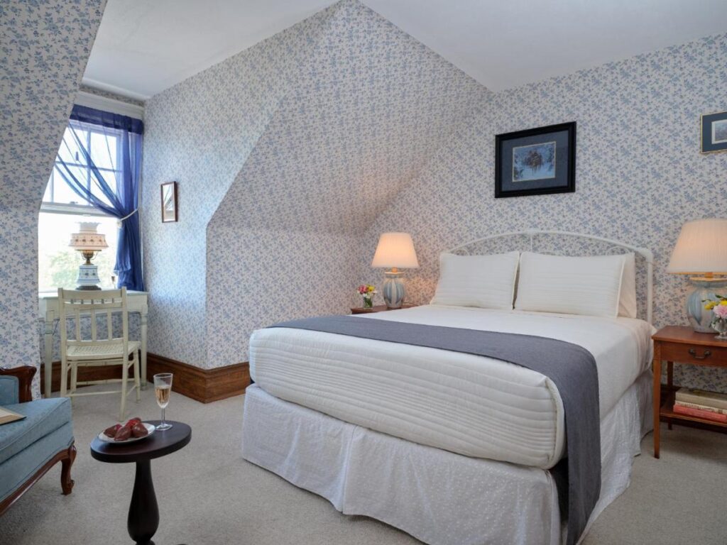 Keystone Inn Bed and Breakfast - Image 2