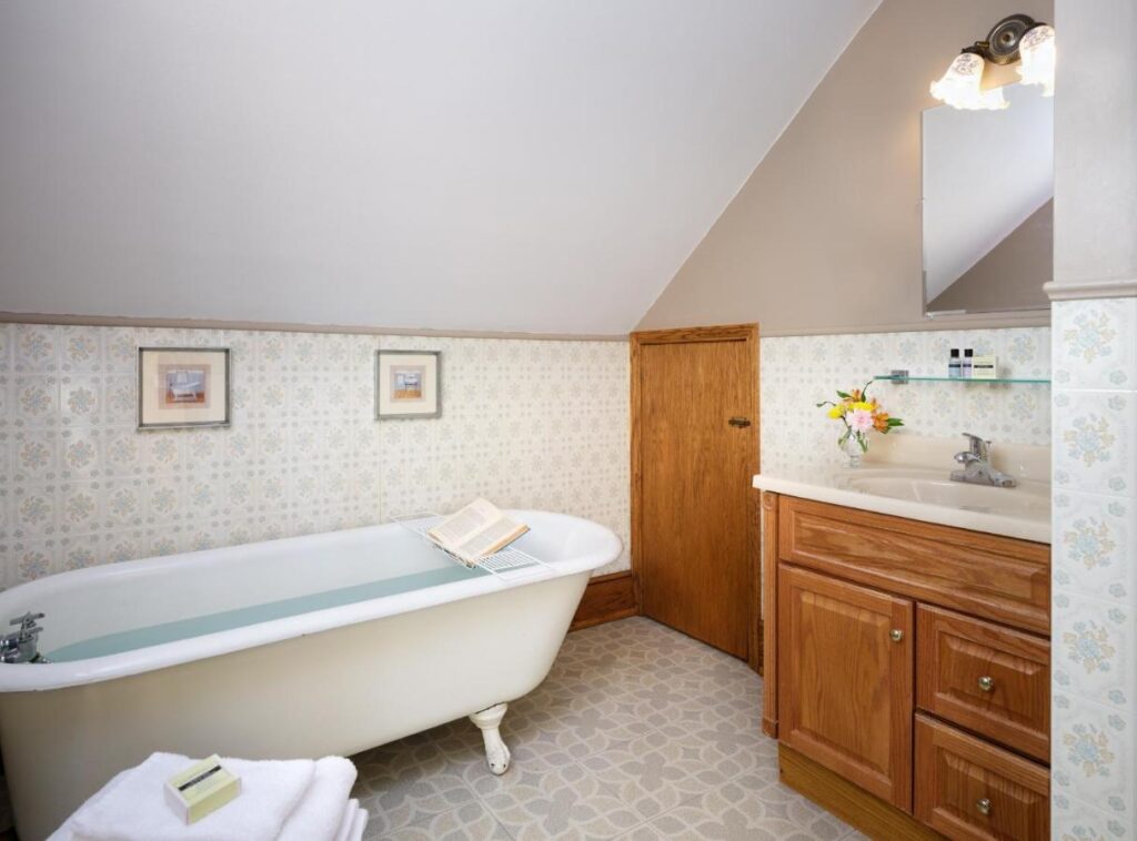 Keystone Inn Bed and Breakfast - Image 3