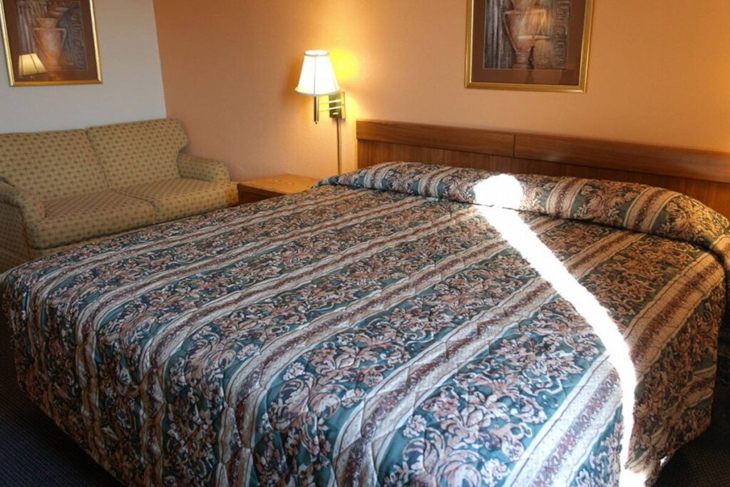 State Line Inn - Image 2