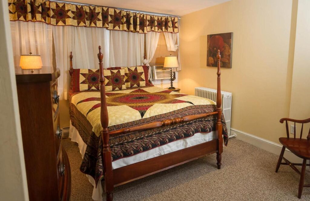 The Inn at Lincoln Square - Image 2