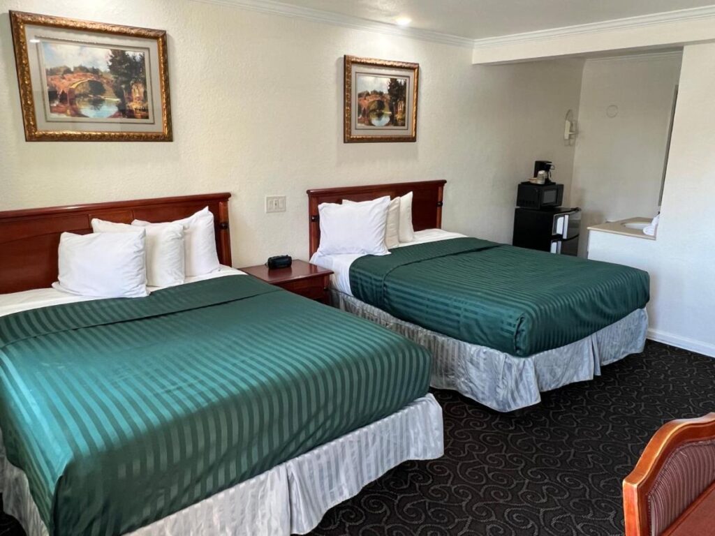 Americas Best Value Inn Hanford - Image 1