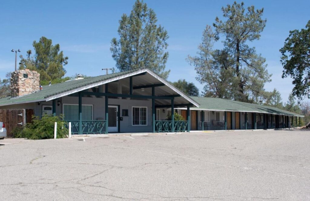 Black Hawk Lodge - Image 1