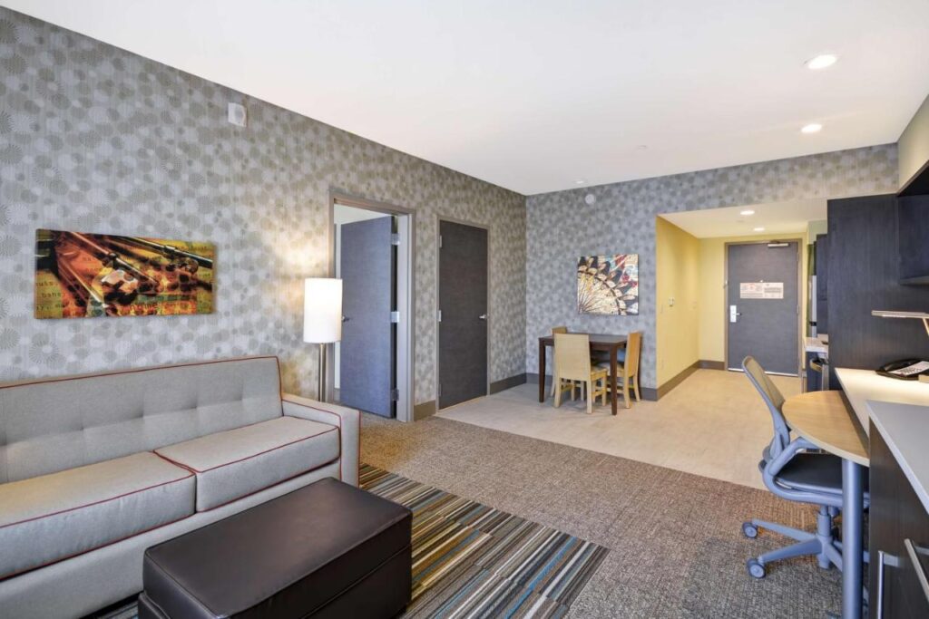 Home2 Suites By Hilton Hanford Lemoore - Image 4