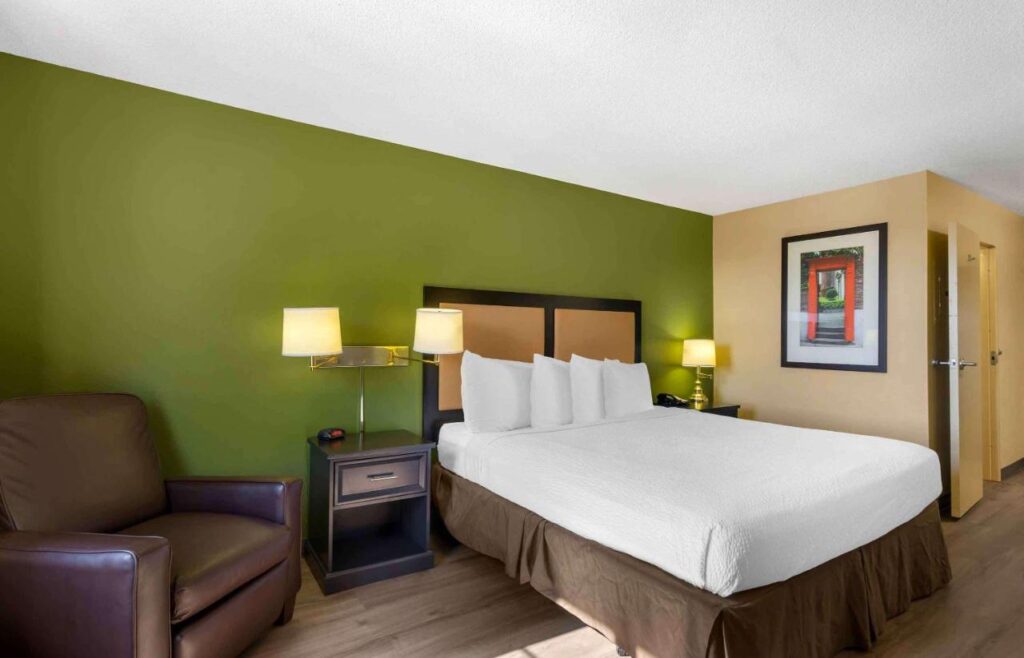 Studio 6 Suites Fresno North CA - Image 2