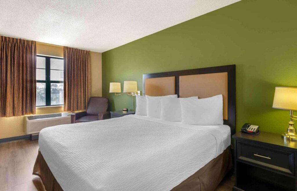 Studio 6 Suites Fresno North CA - Image 3