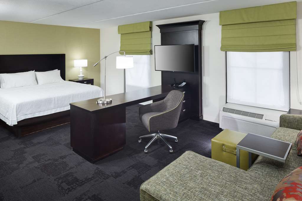 Hampton Inn & Suites Gainesville Downtown - Image 5