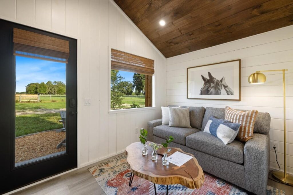 Vista Verde Farm Retreat - Stylish Cabins Nearby Springs - Image 2