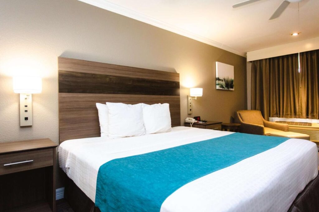 Best Western Pearland Inn - Image 2