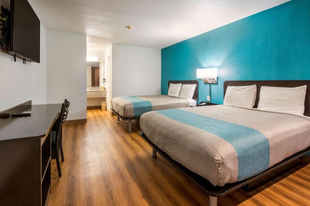 Motel 6-Freeport, TX - Image 6