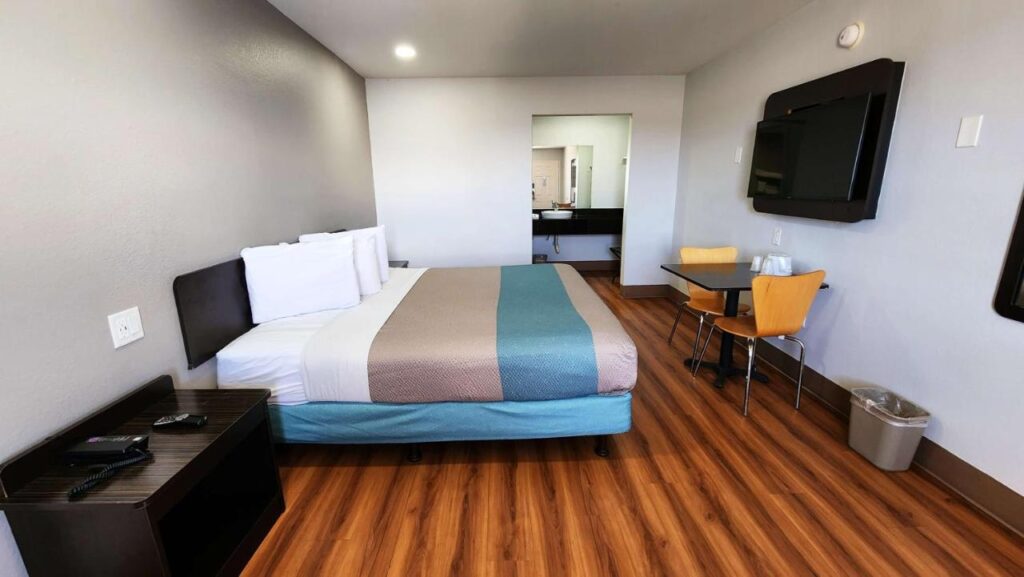 Motel 6-Webster, TX - Houston - Nasa Lake - Image 3