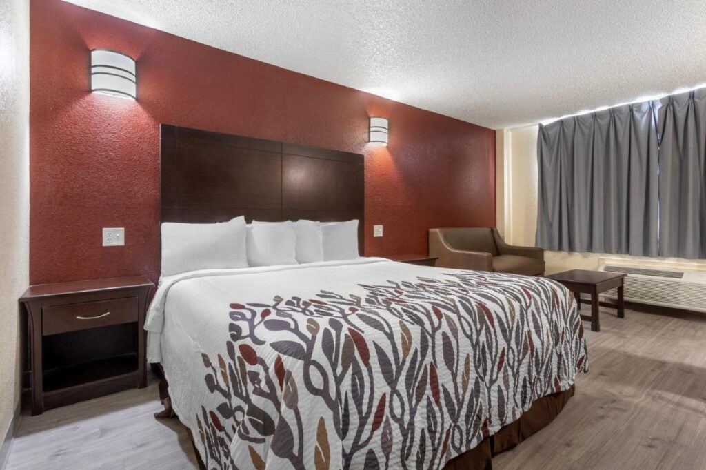 Red Roof Inn La Marque - Image 4