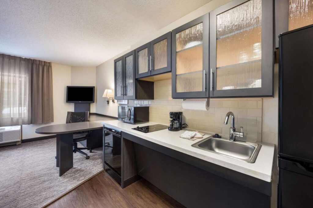 Sonesta Simply Suites Houston – NASA Clear Lake - Image 4