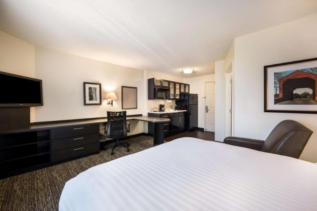 Sonesta Simply Suites Houston – NASA Clear Lake - Image 5