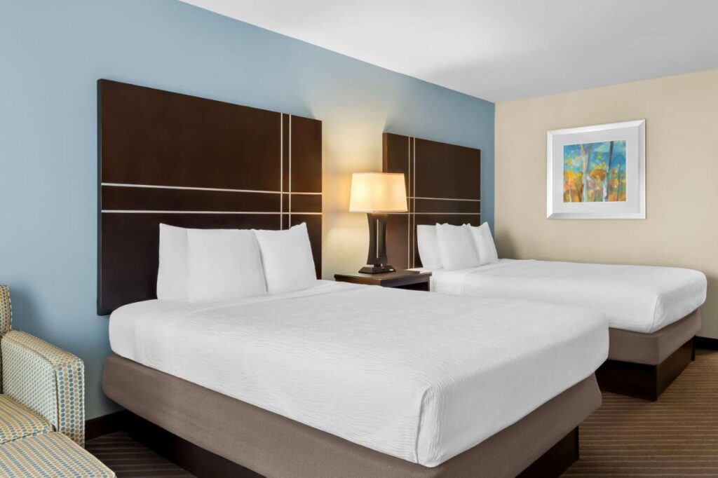 Best Western Newport Inn - Image 2