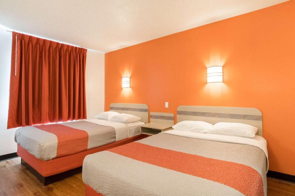 Motel 6-Newport, TN - Image 2