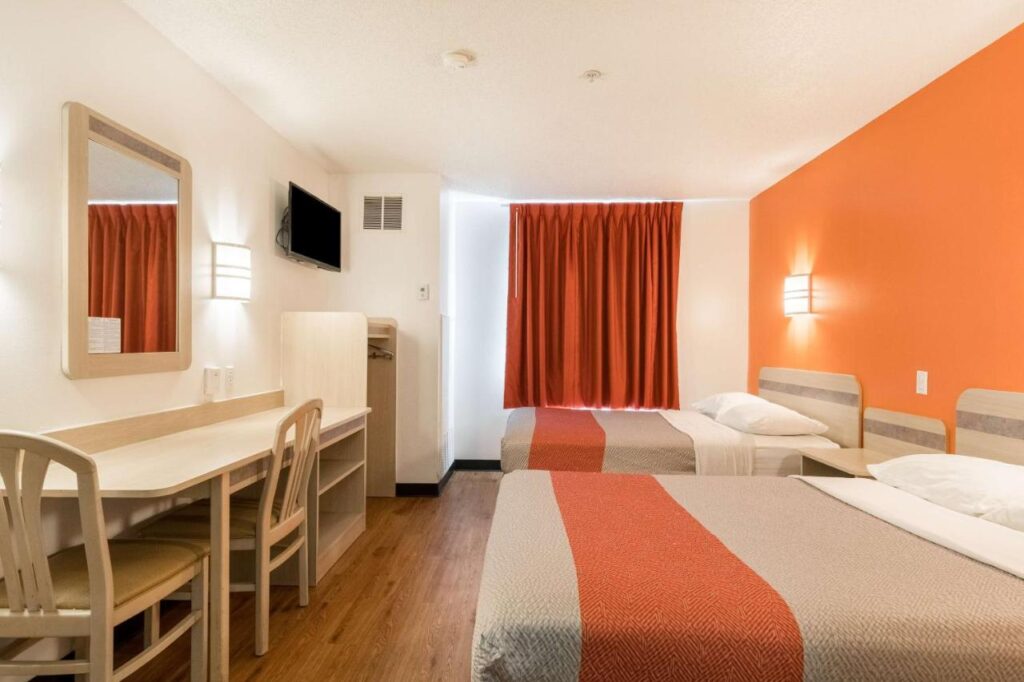 Motel 6-Newport, TN - Image 3